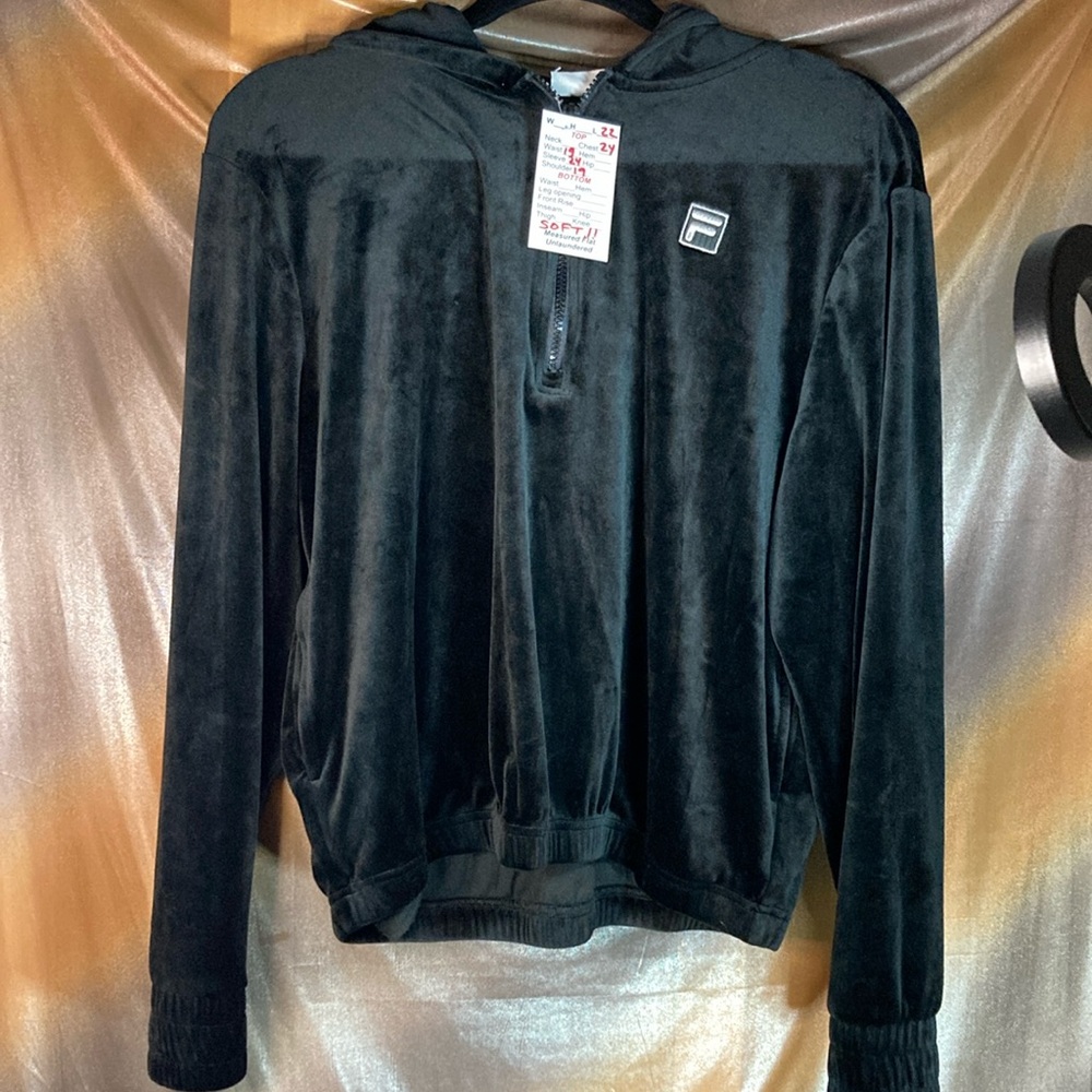 Vintage 2000’s black extremely soft Fila velour zip up hoodie. Size L 48” chest